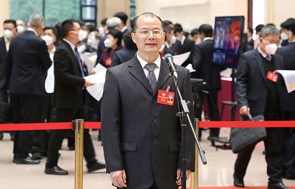 省政協(xié)委員、致公黨廣東省委會專職副主委黃小彪：高標(biāo)準(zhǔn)建設(shè)華僑經(jīng)濟文化合作試驗區(qū)